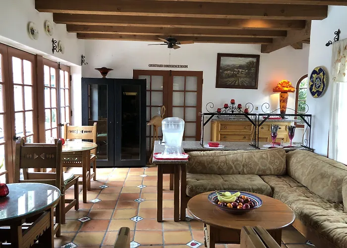 Villa Rosa Inn