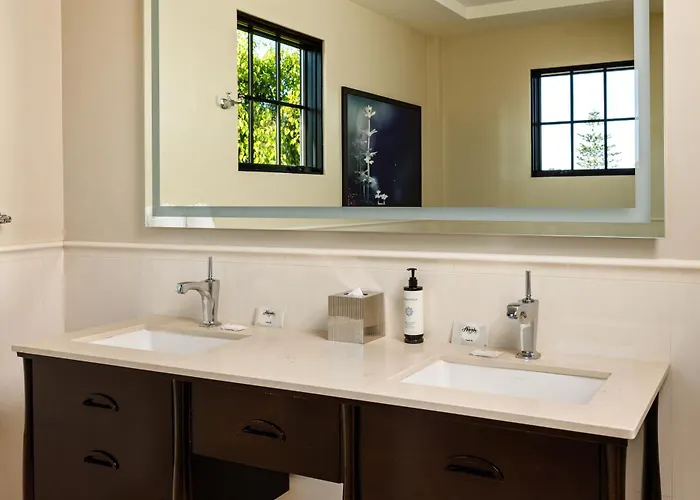 Montecito Inn
